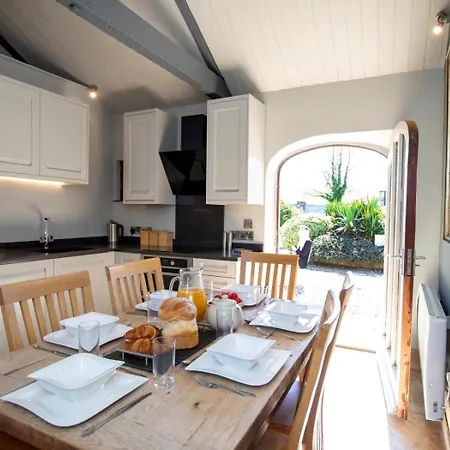 4 Bed In Richmond Oc-82961